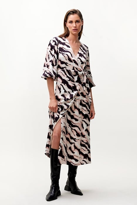 DR YALA CAMEO ROSE 1