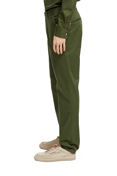 ESSENTIALS STUART - SLIM-FIT ORGANIC COTTON STRETCH CHINO FI 6