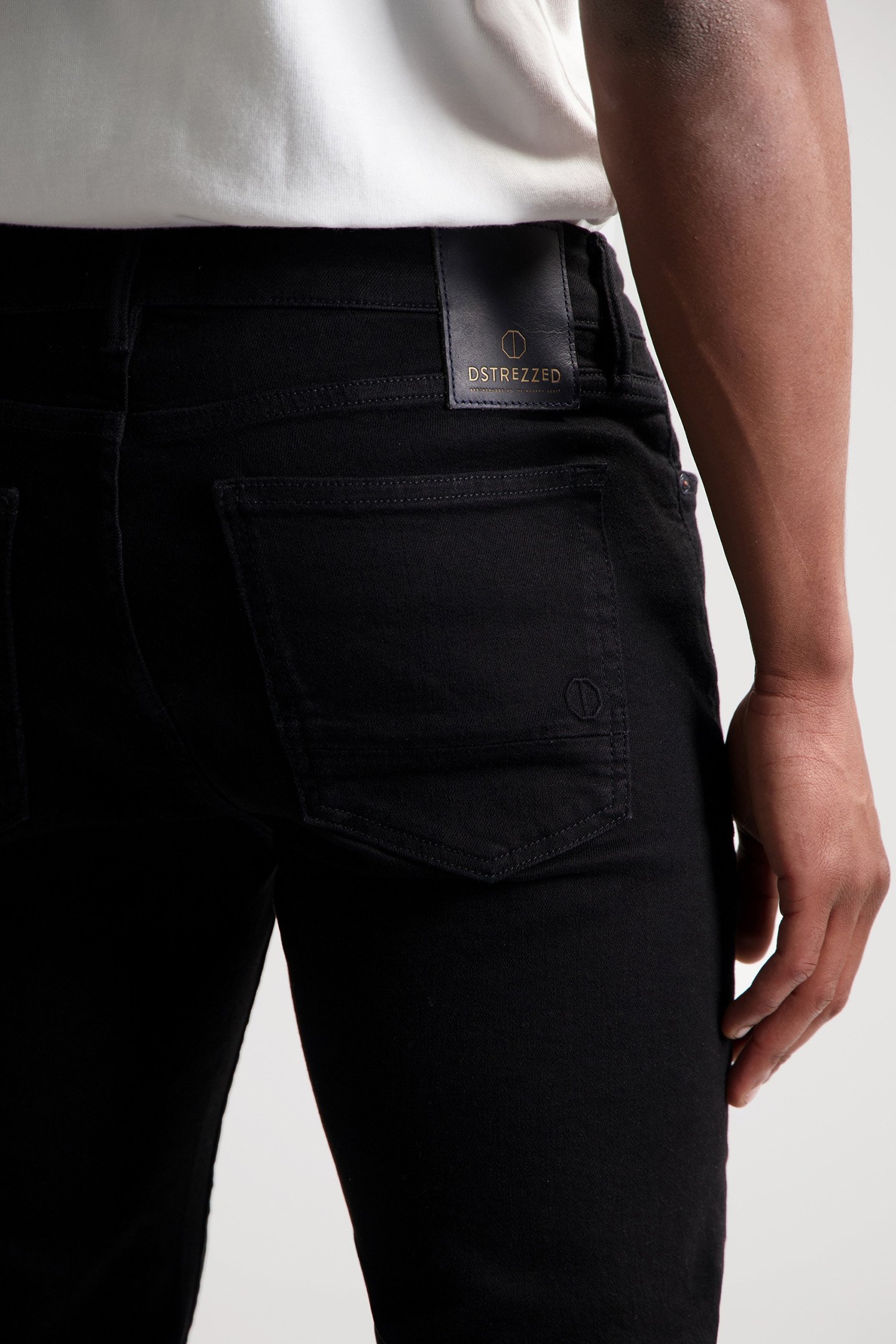 DS_MR. E DISKO BAY DISKO BAY 7