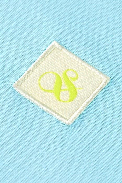 ESSENTIAL LOGO BADGE T-SHIRT WASHED NEON BLUE 3