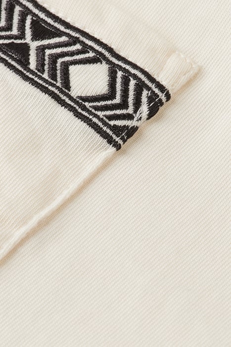 PLACED EMBROIDERY T-SHIRT SHELL 3