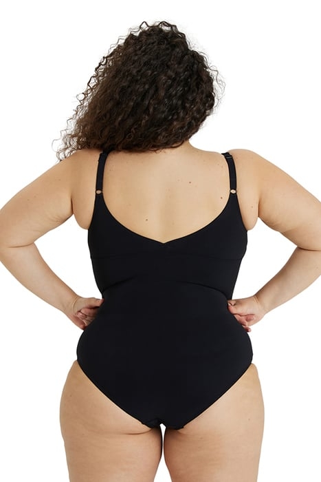 W JEWEL ONE PIECE PLUS BLACK-WHITE 2