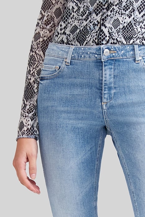 LIGHT BLUE SLIM JEANS WITH DIAMANTÉ BELT 5